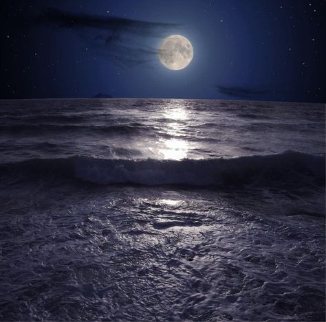 Moon ocean... - Pixdaus Solar Water Heating System, Advantages Of Solar Energy, Under Sea, 2000s Art, Solar Water Heating, Minimal Photo, Geometric 3d, Solar Water Heater, Under The Moon