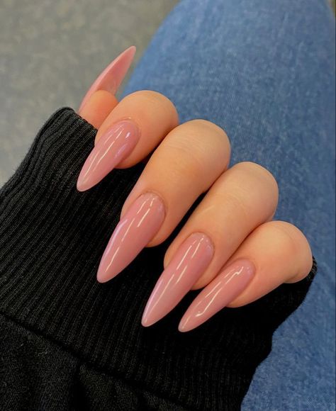 Long Acrylic Nails Almond, Almond Long Nails, Nails Long Almond, Winter Nail Ideas, Long Almond Nails, Gel Toe Nails, Nail Looks, Asian Nails, Punk Nails