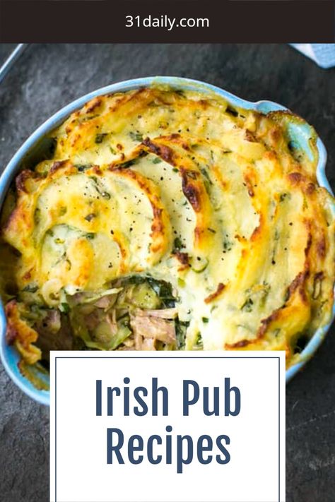 If you’re craving food from the Emerald Isle, or St. Patrick’s Day is near, we’ve gathered some irresistibly tasty Irish Pub Recipes you will want to try! Irish Sides Recipes, Irish Ham Recipes, Irish Street Food, Irish Entrees, Main Meal Ideas, Irish Pub Recipes, English Food Recipes, British Food Recipes, Pub Recipes