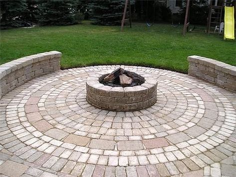 The new brick patio designs for your flooring – darbylanefurniture.com Pavers Ideas, Circular Patio, Diy Patio Pavers, Outside Fire Pits, Fire Pit Materials, Brick Fire Pit, Patio Pavers Design, Round Patio, Patio Pavers