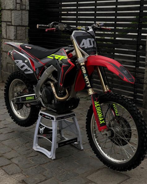 Custom Dirt Bike, Honda Dirt Bike, Soichiro Honda, Toyota Van, Garage Furniture, Cool Dirt Bikes, Motorcross Bike, Hot Rods Cars Muscle, Motos Honda