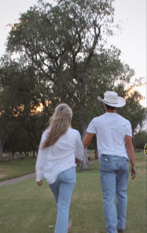 Farmer Couple, My Love Photo, Country Relationship Goals, Country Couple, Country Relationships, Cute Country Couples, Elsie Silver, Country Couples, The Cardigans