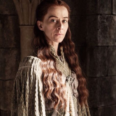 Lysa the nut job Lysa Tully, Tully Game Of Thrones, Lysa Arryn, Kristofer Hivju, Lyanna Mormont, Got Costumes, Game Of Thrones Facts, Eve Best, Game Of Thrones Tv