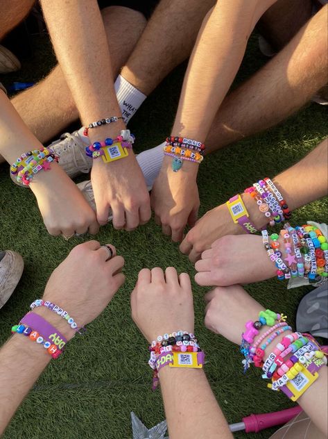 Edc Festival Aesthetic, Plur Aesthetic, Plur Bracelets, Edm Aesthetic, Rave Theme, Edm Girl, Edm Party, Edc Festival, Festival Aesthetic