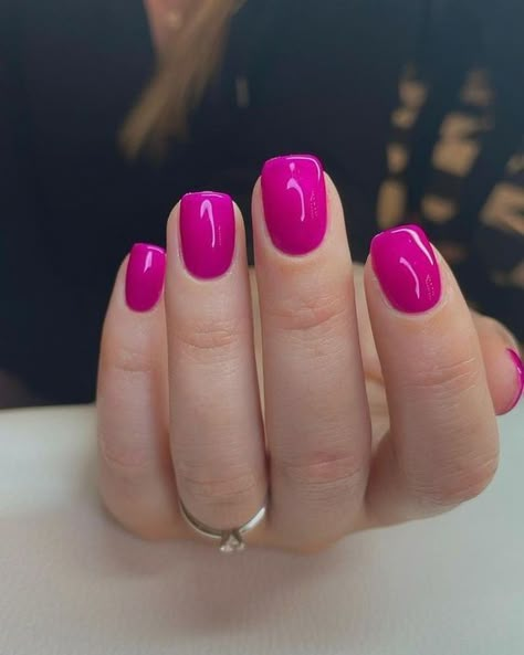 Bring Pink Nails, Fiusha Nails, Cute Solid Color Nails, Pink Gel Nails Ideas, Fucsia Nails, Pink Nails 2023, Solid Nails, Trendy Shades, Solid Color Nails