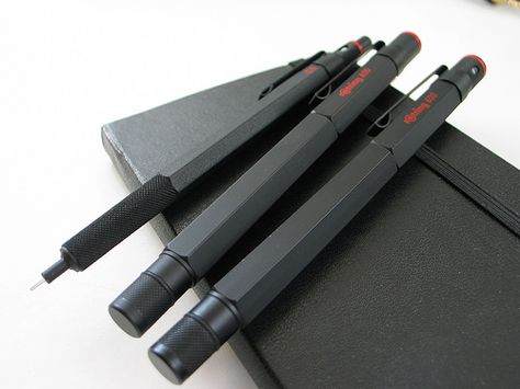 Rotring 600 series, "old style", black: mechanical pencil, rollerball, fountain pen Rotring Pens, Rotring 600, Gadget Tecnologici, Bond Style, Lead Holder, Pencil Lead, Writing Utensils, Pen Design, Mechanical Pencil