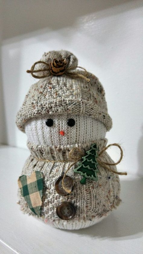 Sock Snowman Craft, Snowman Crafts Diy, Sock Snowman, Diy Socks, Sock Crafts, Diy Snowman, Snowman Crafts, Christmas Socks, Winter Crafts