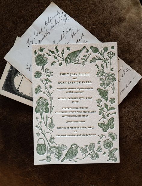 Earthy Wedding Stationery, Forest Wedding Stationery, Woodland Save The Date, Forest Wedding Save The Date, Invitation Cards Wedding, Forest Invitation Wedding, Green Invites Wedding, Wedding Invitations Cottagecore, Woodsy Invitations