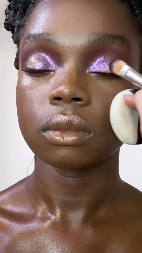 Repunzle Makeup Looks, Sparkly Purple Eyeshadow, Lilac Eye Makeup, Lilac Eyes, Lilac Makeup, Purple Eye Shadow, Natural Eyeshadow Looks, Lilac Eye, Birthday Shoot