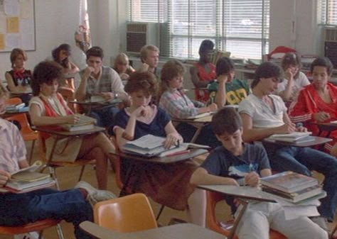 What School Was Like in the 80s | 80s Entertainment | 80s Blog 1980s School Aesthetic, Popular 80s Things, 80s College Aesthetic, 80s School Aesthetic, 80s High School Aesthetic, 90s School Aesthetic, School In The 2000s, 80s Classroom, Photos From The 80s