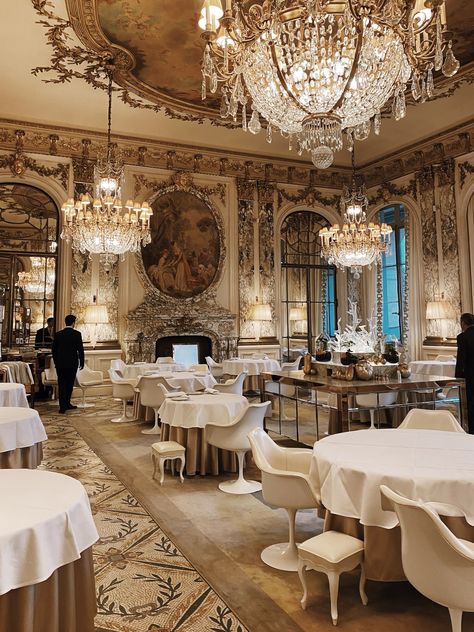 Tina Motta, Le Meurice Paris, Rococo Interior, Modern Restaurant Design, Classic Restaurant, Neoclassical Interior, Luxury Restaurant, Modern Restaurant, French Restaurants