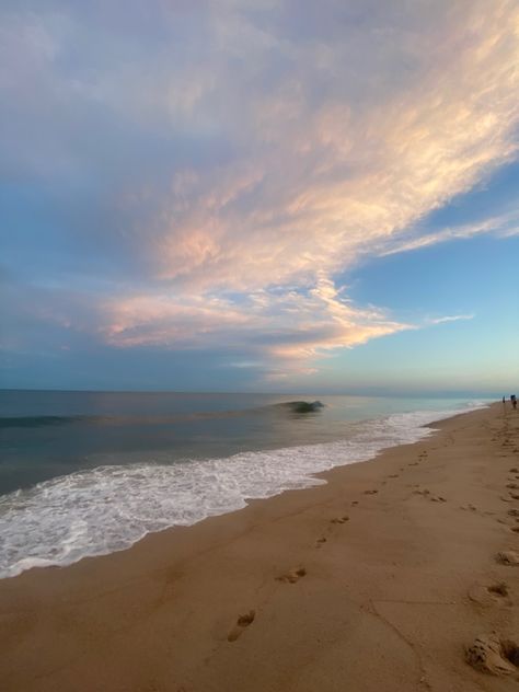 East hampton beach vibes East Hampton Aesthetic, North East Aesthetic, East Hamptons Aesthetic, Summers Aesthetic, The Hamptons Aesthetic, Hampton Summer, Hampton Beach New Hampshire, Beach Hamptons, Hamptons Vacation