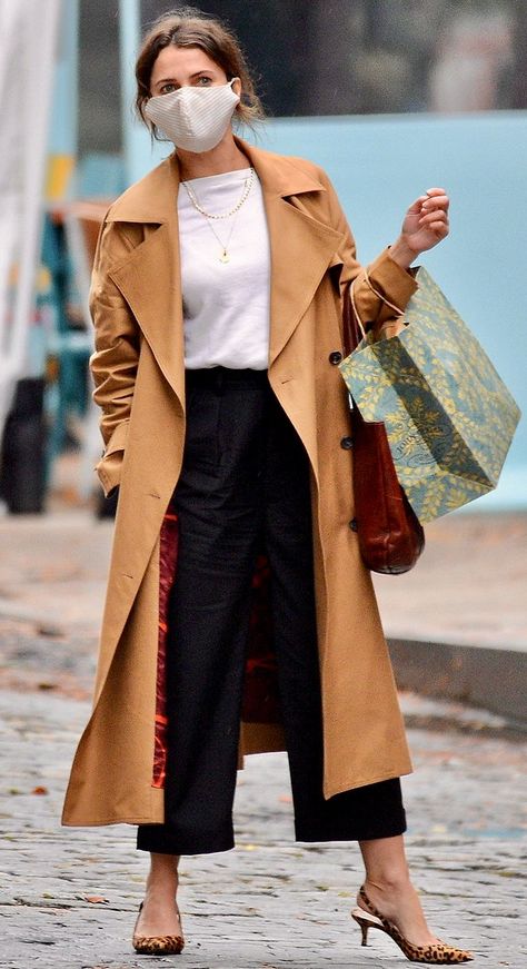 Keri Russell Style, Missi Pyle, Gossip Girl Reboot, Kit Harrington, Pregnant Model, Keri Russell, Trench Coat Outfit, Queen Latifah, Fall Inspiration