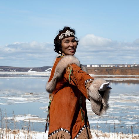 Inuit Clothing, Canadian People, Canadian Clothing, Inuit People, North Asia, Canadian Culture, Aboriginal Culture, Folk Dress, Indigenous Americans