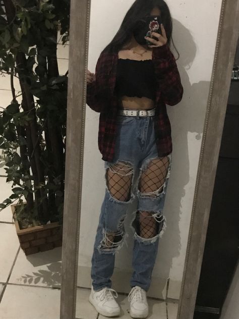 Winter Fishnet Outfit, Fishnet With Jeans, Baggy Ripped Jeans With Fishnets, Fishnet Jeans Outfit, Ripped Jeans With Fishnets Outfit, Cute Outfits With Fishnets, Jeans With Fishnets Outfit, Fishnet Outfit Aesthetic, Thong Jeans Outfit