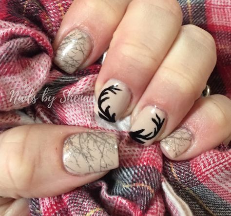 Hunting nails Nails For Hunting Season, Hunting Nail Art, Hunting Nail Ideas, Deer Season Nails, Deer Hunting Nails, Hunter Nails, Deer Hunting Nail Designs, Hunting Season Nails, Antler Nails