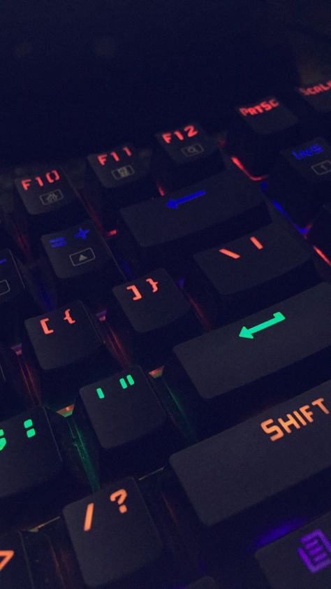 Keyboard Gaming Aesthetic, Gaming Background Wallpaper, Computer Aesthetic Wallpaper, Programmer Wallpaper, Programming Wallpaper, Computer Screen Wallpaper, Iphone Background Inspiration, Computer Aesthetic, Retro Games Wallpaper