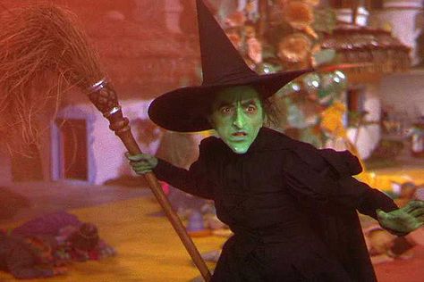 The Wizard of Oz (1939)    "Who killed my sister?", the Wicked Witch appears in Munchkin Land. The Wizard Of Oz Costumes, Wizard Of Oz Movie, Margaret Hamilton, Wizard Of Oz 1939, Oz Movie, Wicked Witch Of The West, Fear Of Flying, Ginger Rogers, Carole Lombard