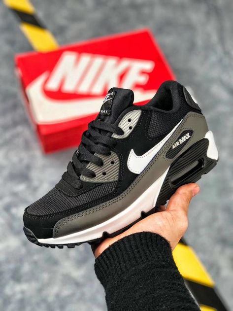 Nike Tennis Shoes Outfit, Nike Air Max 90 Outfit, Waterproof Shoes For Men, Nike Shoes Women Fashion, Mens Fashion Casual Shoes, Shoe Designs, All Nike Shoes, Adidas Shoes Women, Nike Air Shoes