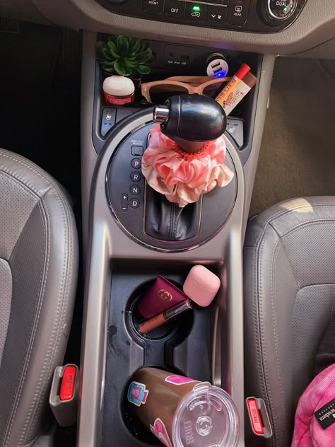 New Car Accessories, Girly Car Accessories, Inside Car, Car Deco, Cool Car Accessories, Car Accessories For Girls, Girly Car, Car Essentials, Car Accessories For Women