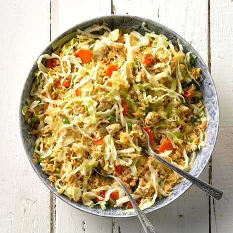 Turkey Lo Mein Egg Roll Bowl, Vegetable Cooking, Noodle Bowls Recipes, Pork Pasta, Thai Peanut Chicken, Lo Mein Recipes, Chinese Vegetables, Mapo Tofu, Peanut Chicken