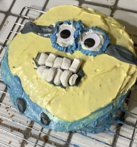 Bad Minion, Goofy Cake, Ugly Cake, Bad Cakes, Ugly Cakes, Cake Fails, Cake Wrecks, Cookie Boxes, Gourmet Cakes