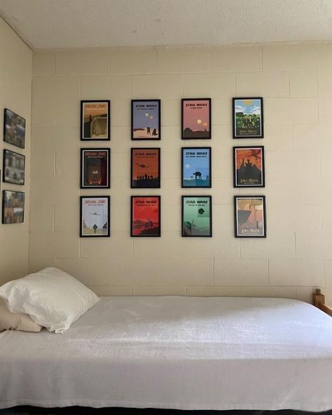 Dorm Room Ideas for Guys Minimalist Wall Decor, Bohemian Aesthetic, Modern Layouts, Cozy Designs and More! Best College Bedroom Ideas for Guys to Try This Year Small Guy Room Ideas, Minimalist Guys Bedroom, Rustic Home Decor For Men, Best Room Decor Ideas, Man’s Room Ideas, Ideas For Room Colors, Ideas For Design Room, Small Room Decor Men, Bedroom Inspirations For Small Rooms Men