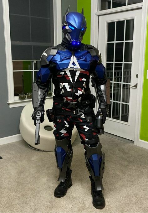 Arkham Knight Cosplay, Arkham Knight Suit, The Arkham Knight, Red Hood Cosplay, Knight Cosplay, Knight Outfit, Bat Costume, Batman Arkham Knight, New Twitter