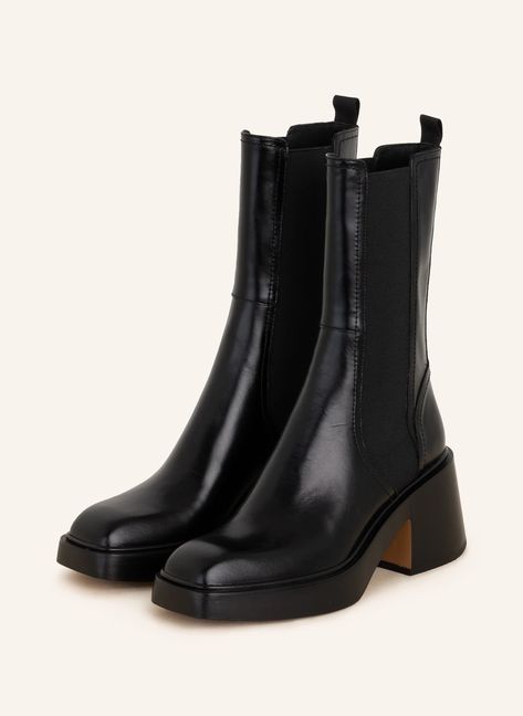 Black Boot Outfit, Elegant Shoes Heels, Shoe Room, Kate Middleton Style, Shoe Inspo, Chunky Boots, Winter Shoes, Winter Fashion Outfits, Cute Shoes