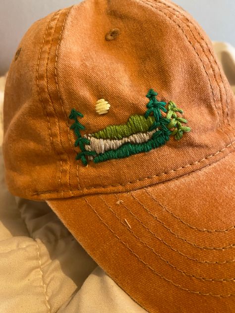 Adventure Embroidery Designs, Woodsy Embroidery, Granola Embroidery, Embroidered Hat Diy, Adventurecore Clothes, Diy Embroidery Hat, Nature Embroidery Inspiration, Blundstone Embroidery, Hat Embroidery Ideas