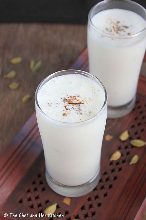 sweet lassi Punjabi Lassi, Sweet Lassi, Popular Drink Recipes, Indian Milk, Lassi Recipe, Indian Drinks, Lassi Recipes, Cartoon Chef, Shakes Drinks