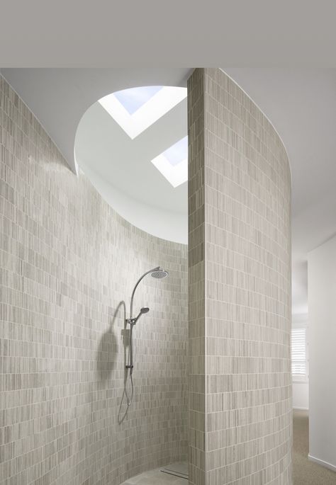 Curved Tiled Shower Wall, Tiled Curved Wall, Curved Bathroom Wall, Tilecloud Bathroom, Curved Wall Bathroom, Tiled Shower Ideas Walk In, Curved Shower Wall, Bathroom Inspiration Tiles, Curved Tiles