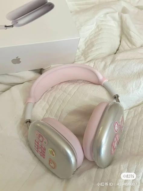 Fone Apple, Headphone Decoration, Headphones For Iphone, Pink Headphones, Cute Headphones, Apple Headphone, Airpods Max, Pink Girly Things, Dolby Atmos