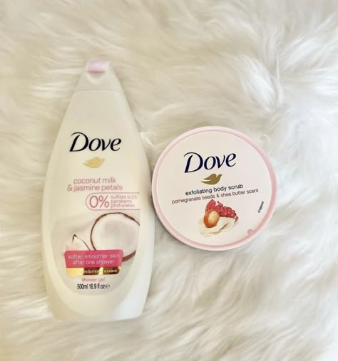 Dove Aesthetic Products, Bodywash Aesthetic, Finds Aesthetic, Dove Products, Clean Shampoo, Dove Body Wash, Exfoliating Body Scrub, Shower Skin Care, Skin Care Spa