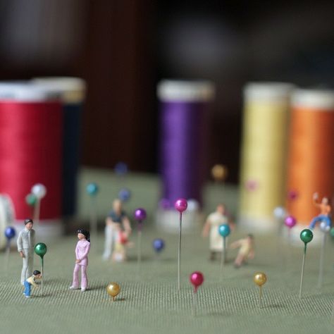 Miniature Calendar, Mini People, Miniature People, Miniature Photography, Perspective Photography, Tiny People, Small People, Diy Braids, Toy Photography