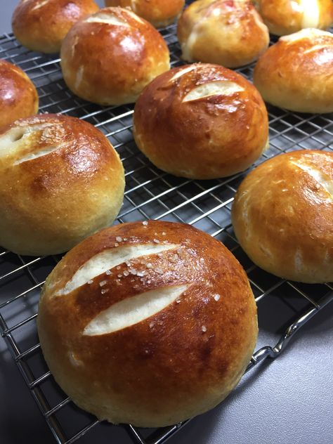 Stuffed Pretzel Rolls, Pretzel Rolls Recipe, Cinnamon Sugar Pretzel Bites, Pretzel Roll Recipe, Buffalo Burger, Stuffed Rolls, Pretzel Roll, Pretzel Dogs, Buffalo Burgers