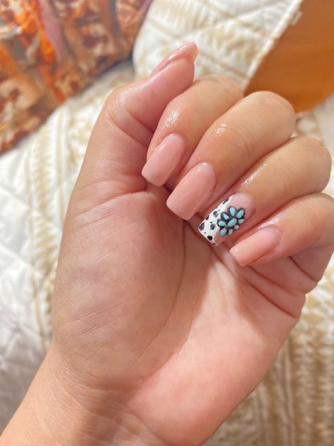 Teal Country Nails, Teal Western Nails, Cowboy Christmas Nails, Rodeo Nails Designs, Western Fall Nails, Boho Western Nails, Western Style Nails, Country Nail Designs, Aztec Nail Designs