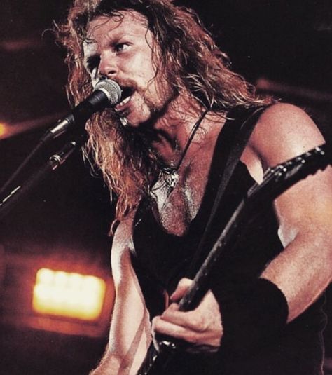 James Hetfield 😍 80s Men, Silly Bands, James 3, Women Of Rock, Celebrity Faces, James Hetfield, Midsummer Nights Dream, Movie Soundtracks, Mp3 Music