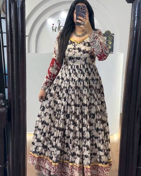 Shivtraa Brand is launching a White CLR Blocker Kalamkari 3-Style Gown set Shop now at Shivtraa.in @shivtraa.in #shivtraa #shivtraaonlineshop #shivtraaclientwearing #shivtraaclothing #shivtraaindia #shivtraatradinational #shivtraashop #shivtraasurat #shivtraawomen #shivtraastore #shivtraabrand #shivtraaethnic #shivtraaethnic #shivtraaoutlet #shivtraa2025 Kalamkari Long Frocks Models, Kalamkari Long Frocks, Kalamkari Dresses, Model Blouse Designs, Black Beads Mangalsutra Design, Mangalsutra Design, Latest Model Blouse Designs, Model Blouse, Black Beads Mangalsutra