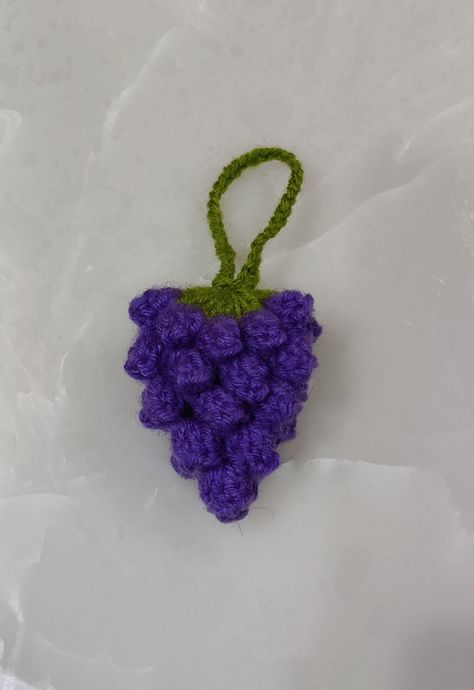 Grapes 🍇 Grape Crochet, Crochet Mini Bag, Crochet Collection, Crochet Keychain, Wardrobe Ideas, Amigurumi Pattern, Grapes, Amigurumi, Gift Ideas