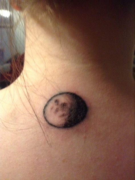 2/10/20 Waning gibbous moon Waning Gibbous Moon Tattoo, Gibbous Moon Tattoo, Waning Gibbous Moon, Gibbous Moon, Temple Art, Moon Tattoo, Print Tattoos, Paw Print Tattoo, I Tattoo