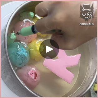 Who wouldn't want this 3D Jelly Cake for their Birthdays ! 🤩💐🎂 | Who wouldn't want this 3D Jelly Cake for their Birthdays ! 🤩💐🎂 | By SimpleFacebook Gelatin Cakes, 3d Cake Tutorial, 3d Jelly Cake, Gelatin Recipes, Decorator Frosting, Jelly Cake, 3d Cake, Cake Frosting, Cake Tutorial