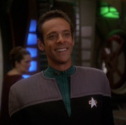 I just got result 'Julian Bashir' on quiz 'Which DS9 Character Are You?'. What will you get? Julian Bashir, Fandom Star Trek, Star Trek Costume, Star Trek Uniforms, Star Trek Deep Space Nine, Star Trek Ds9, Deep Space 9, Deep Space Nine, Star Trek Images