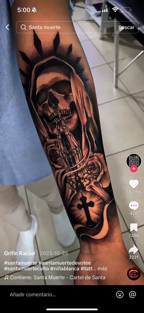 Santa Muerte Tattoo Stencil, Upper Arm Tattoos For Guys, Chest Neck Tattoo, Jack Skellington Tattoo, Best Neck Tattoos, Art Scary, Dark Tattoos, Aztec Tattoo Designs, Money Tattoo