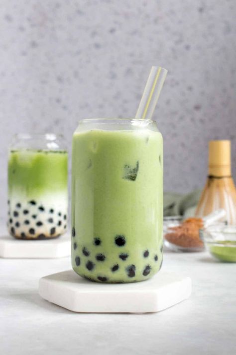 Matcha Milk Tea Recipe, Bubble Tea Diy, Matcha Milk Tea, Matcha Bubble Tea, Layered Drinks, Milk Tea Recipes, Matcha Milk, Tea Diy, Matcha Green Tea Powder