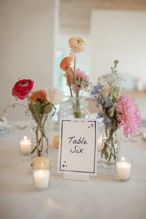 Round Table Centerpieces Wedding, Bud Vases Wedding, Wildflower Centerpieces, Round Wedding Tables, Wildflower Wedding Theme, Garden Inspired Wedding, Flowers And Candles, Athens Georgia, Wedding Table Flowers