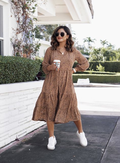 Outfit With Dress And Sneakers, Long Sleeve Dress With Sneakers, Casual Modest Dresses, Midi Dress Outfit Casual, Long Dress And Sneakers Outfit, Dresses To Wear With Sneakers, Casual Midi Dress Outfit, Summer Modest Outfits Casual, Fall Dress Outfit Casual