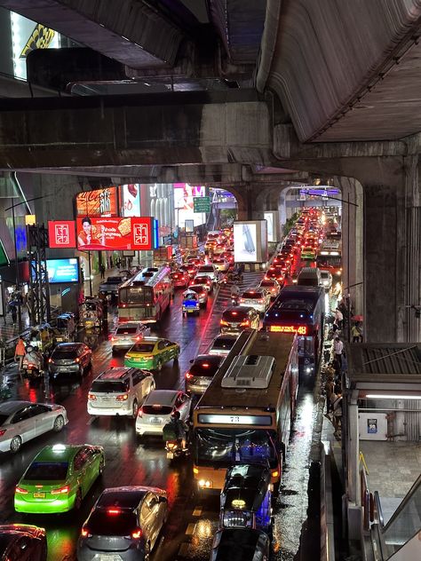 bangkok night life siam square traffic aesthetic Icon Siam Bangkok, Bangkok Thailand Aesthetic, Traffic Aesthetic, Bangkok Aesthetic, Bangkok Photos, Fantasy Worlds, Rishikesh, Madurai, Udaipur