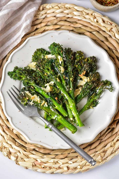 Air Fryer Broccoli Tender Tender Stem Broccoli Recipe, Tender Stem Broccoli, Air Fryer Broccolini, Tenderstem Broccoli, Fried Broccoli, Broccoli Stems, Sunday Lunch, Keto Side Dishes, Broccoli And Cheese