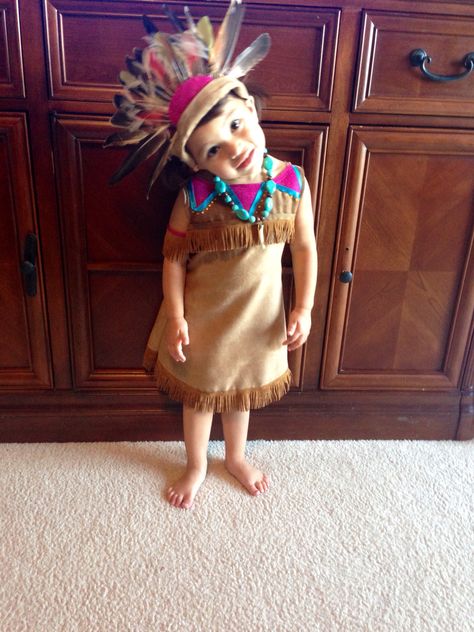 DIY Girls Indian costume! Indian Halloween Costumes, Thanksgiving Play, Halloween Costumes 2014, Addams Family Costumes, Diy Girls, Easy Diy Costumes, Indian Theme, Diy Costumes Kids, Homemade Halloween Costumes